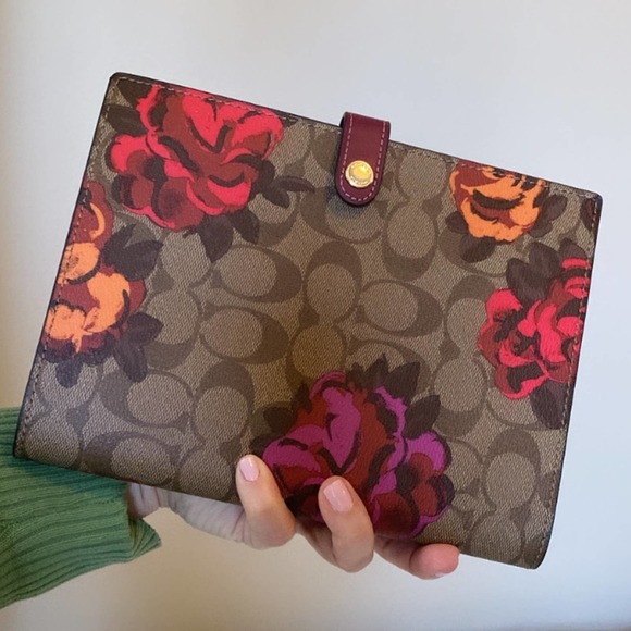 Coach Other - NWT Coach Notebook in Signature Canvas with Jumbo Floral Print
